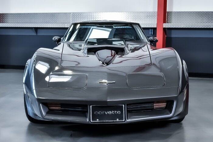 Immagine 3/7 di Chevrolet Corvette Sting Ray (1981)