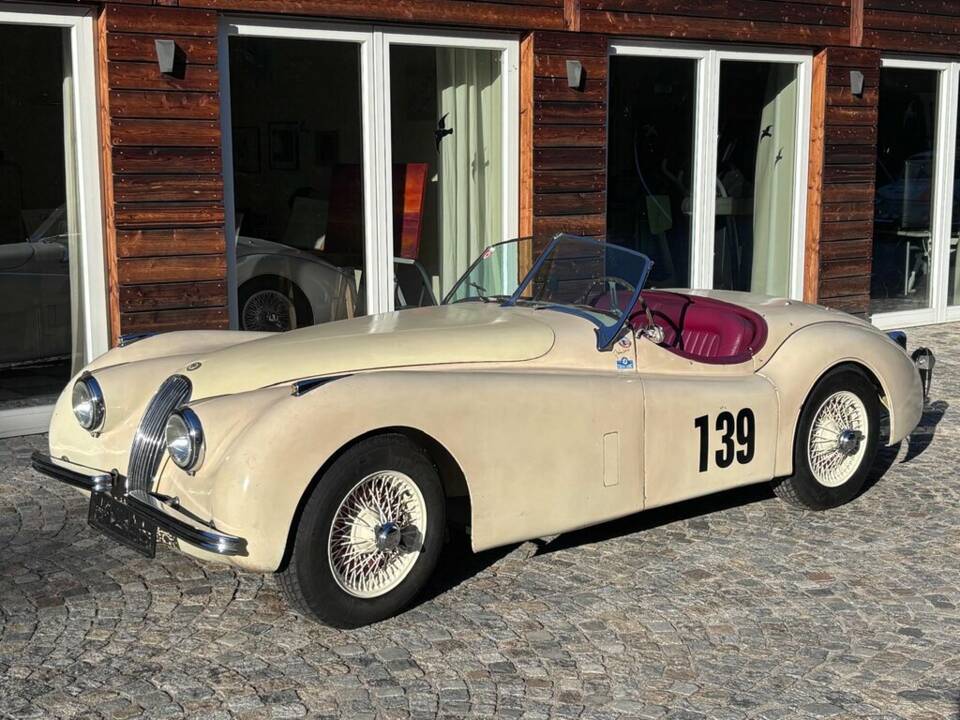 Image 6/8 of Jaguar XK 120 OTS (1952)