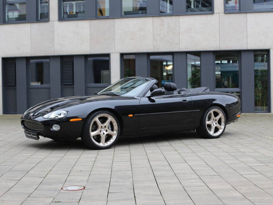 Immagine 5/45 di Jaguar XKR (2001)