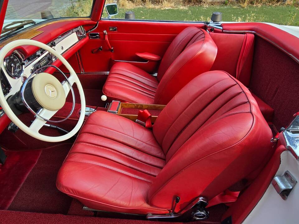 Afbeelding 9/34 van Mercedes-Benz 280 SL (1968)