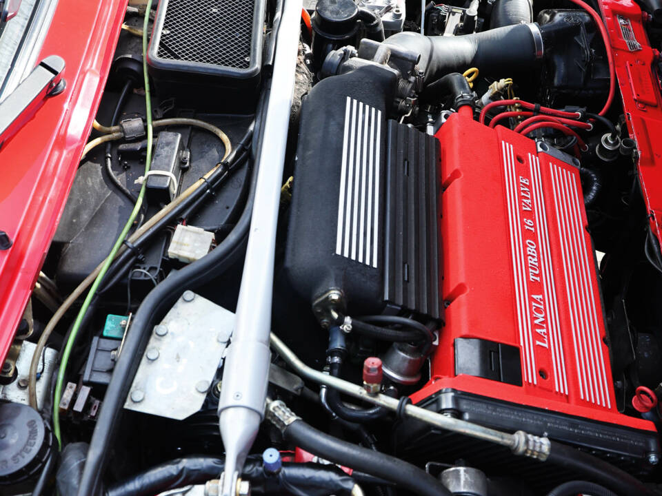 Afbeelding 57/58 van Lancia Delta HF Integrale Evoluzione I (1991)