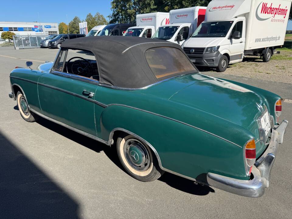 Image 6/17 de Mercedes-Benz 220 S Cabriolet (1956)