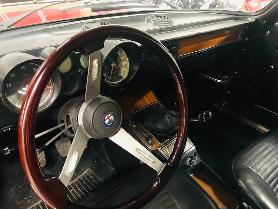 Immagine 12/18 di Alfa Romeo Giulia 1600 GT Junior (1975)