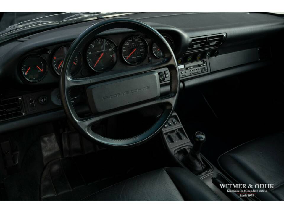 Image 29/42 of Porsche 911 Carrera 4 (1990)