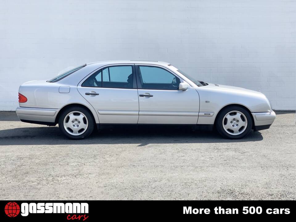 Image 5/15 of Mercedes-Benz E 320 (1998)