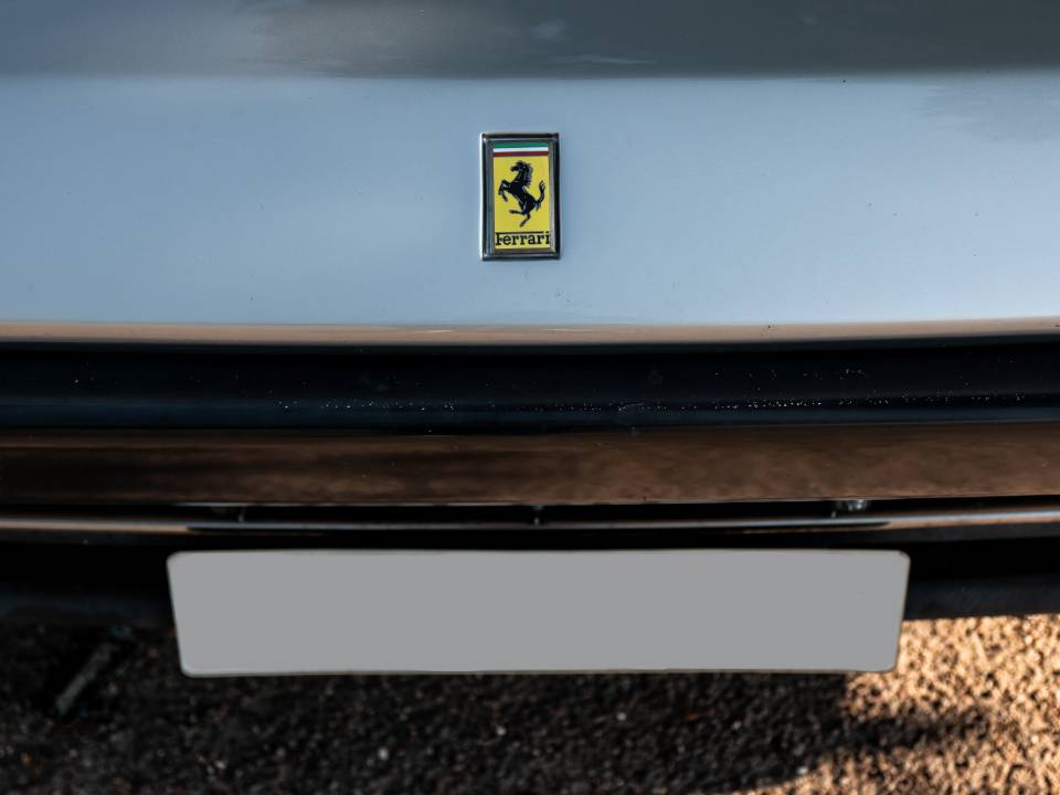 Image 19/32 of Ferrari 400 GT (1977)