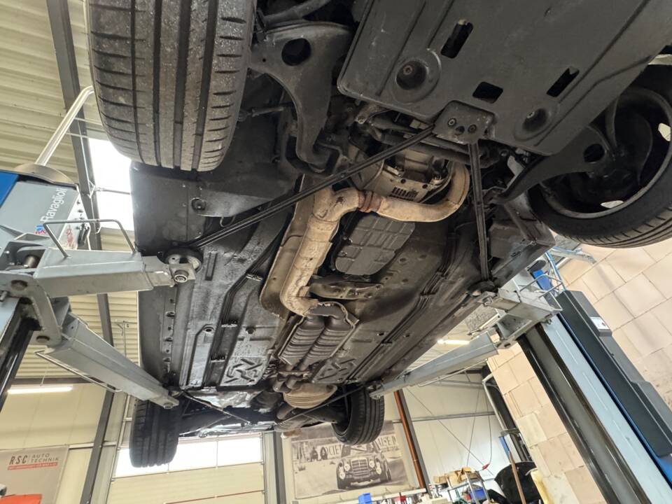 Imagen 38/46 de Mercedes-Benz 500 SL 6.0 AMG (1992)