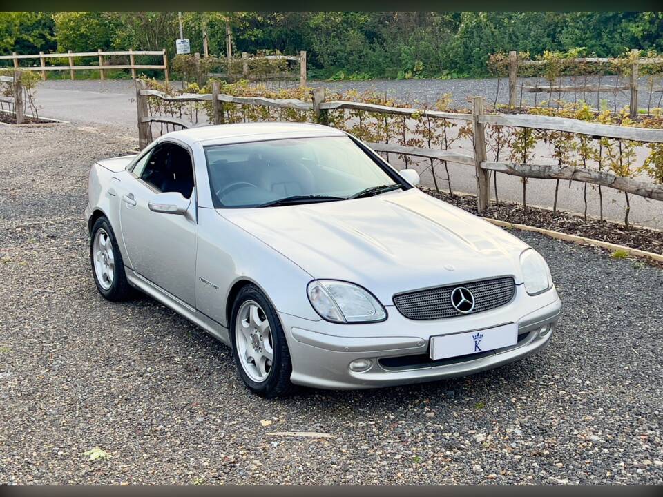 Afbeelding 2/27 van Mercedes-Benz SLK 230 Kompressor (2003)