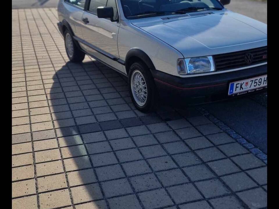 Immagine 2/24 di Volkswagen Polo II G40 (1991)