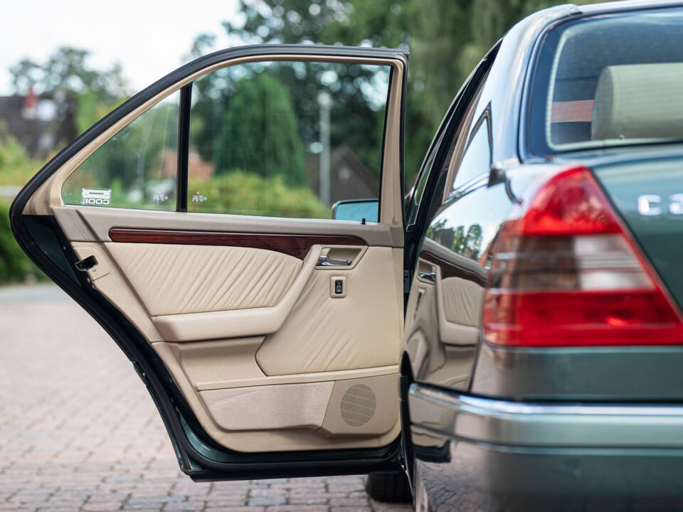 Bild 55/74 von Mercedes-Benz C 280 (1993)