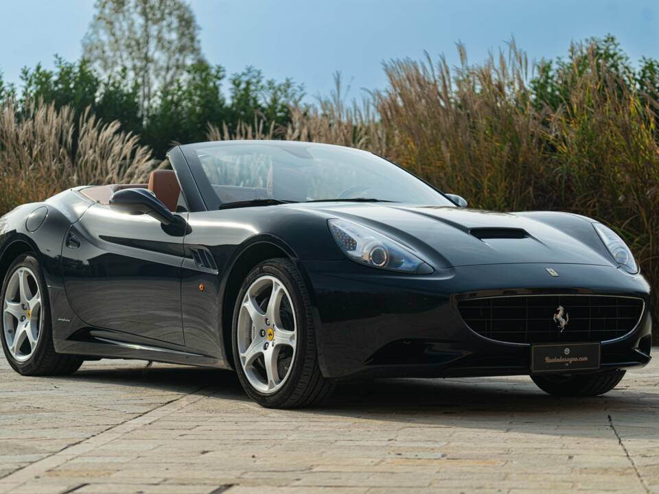 Bild 16/50 von Ferrari California (2010)