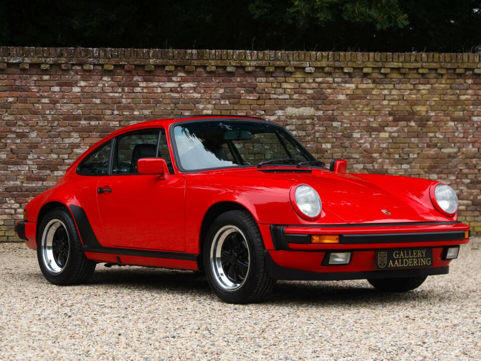 Image 34/50 of Porsche 911 Carrera 3.2 (1988)