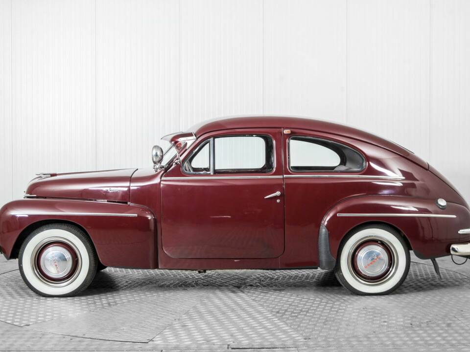 Image 9/50 of Volvo PV 444 (1953)