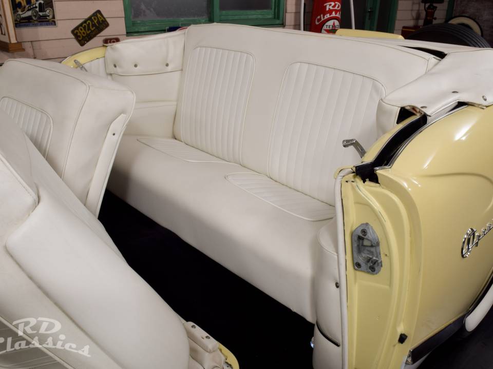 Image 22/34 of Buick 40 Special Convertible (1955)