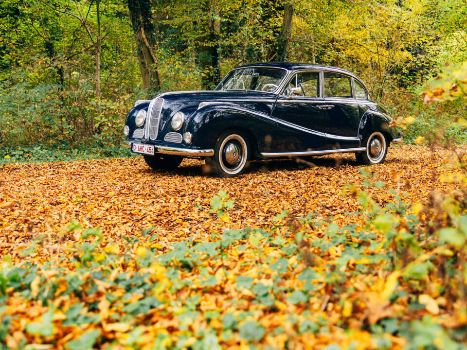 Image 7/199 of BMW 502 - 3.2 Litre (1961)