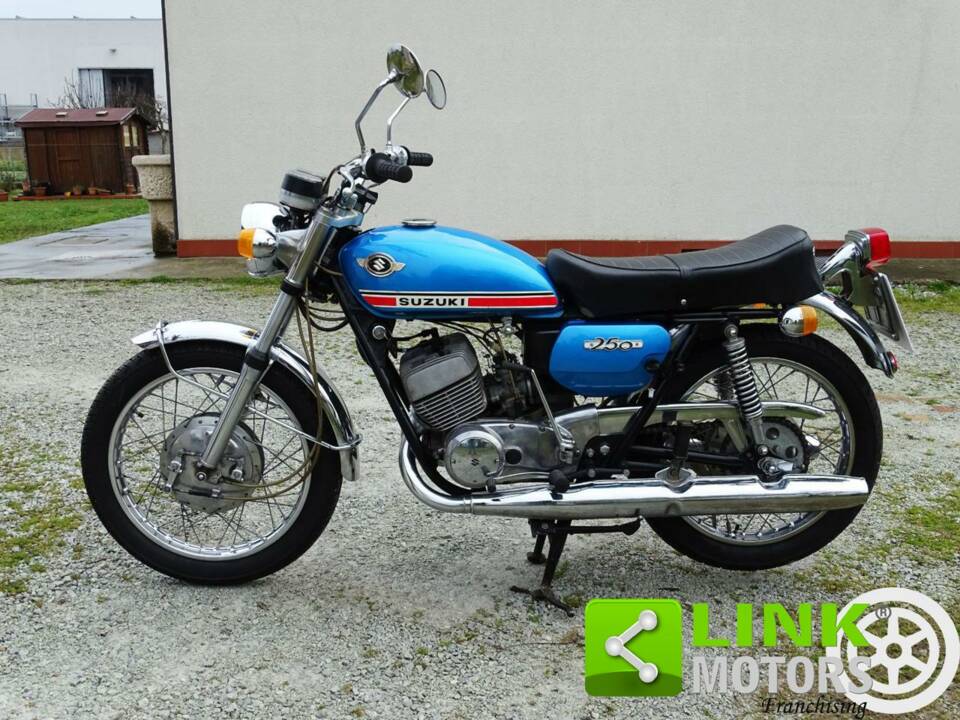 Afbeelding 1/10 van Suzuki DUMMY (1971)