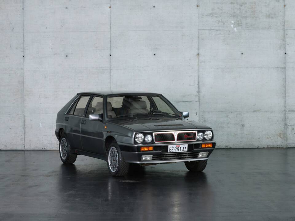 Image 3/50 of Lancia Delta HF Integrale (1988)