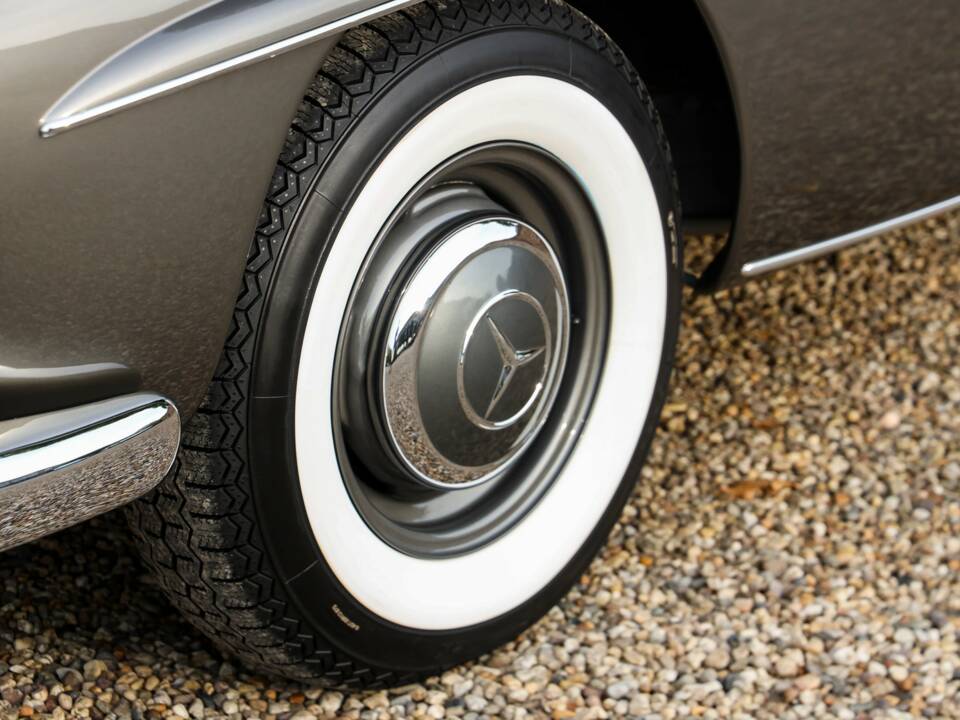 Bild 29/50 von Mercedes-Benz 190 SL (1961)