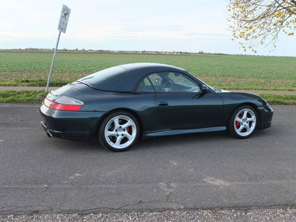 Bild 19/73 von Porsche 911 Carrera 4S (2004)