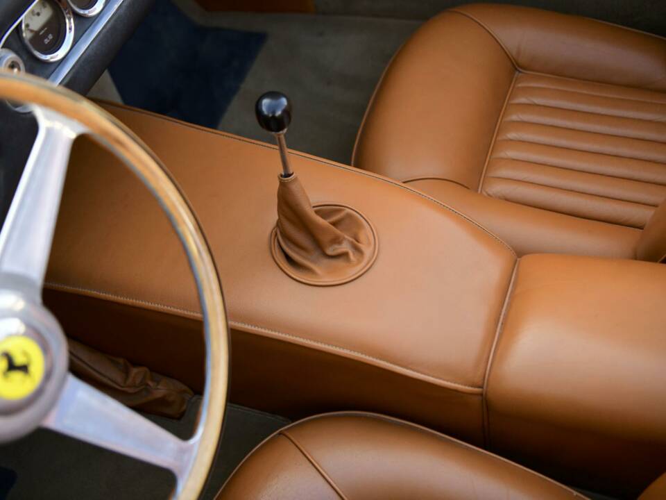 Bild 26/50 von Ferrari 250 GTE (1962)