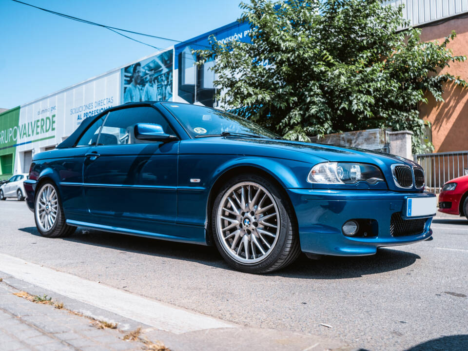 Imagen 8/37 de BMW 325Ci (2002)