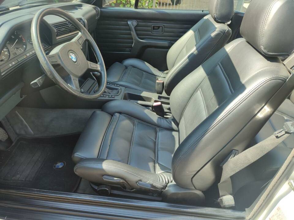 Image 10/10 of BMW 318i (1992)