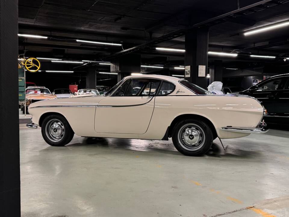 Image 12/32 of Volvo P 1800 S (1964)