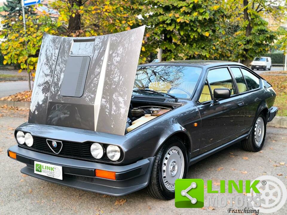 Afbeelding 8/10 van Alfa Romeo Alfetta GTV 2.0 (1980)