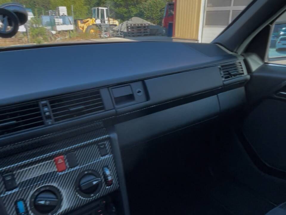 Immagine 7/14 di Mercedes-Benz 280 E (1993)