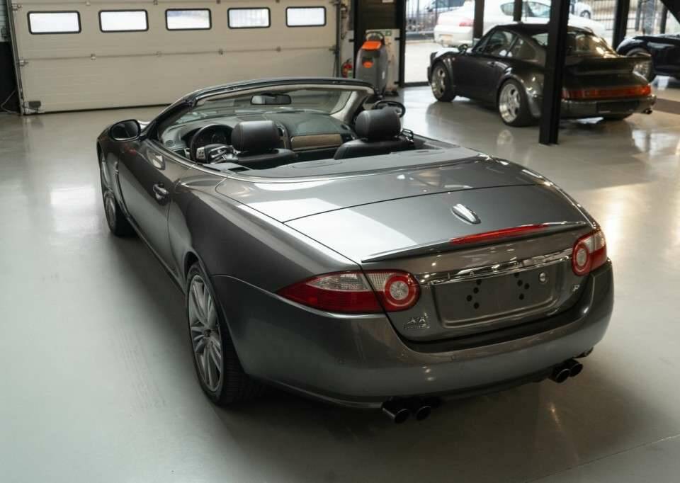 Image 26/46 of Jaguar XKR (2008)