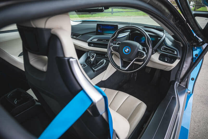 Immagine 10/41 di BMW i8 Coupé (2015)