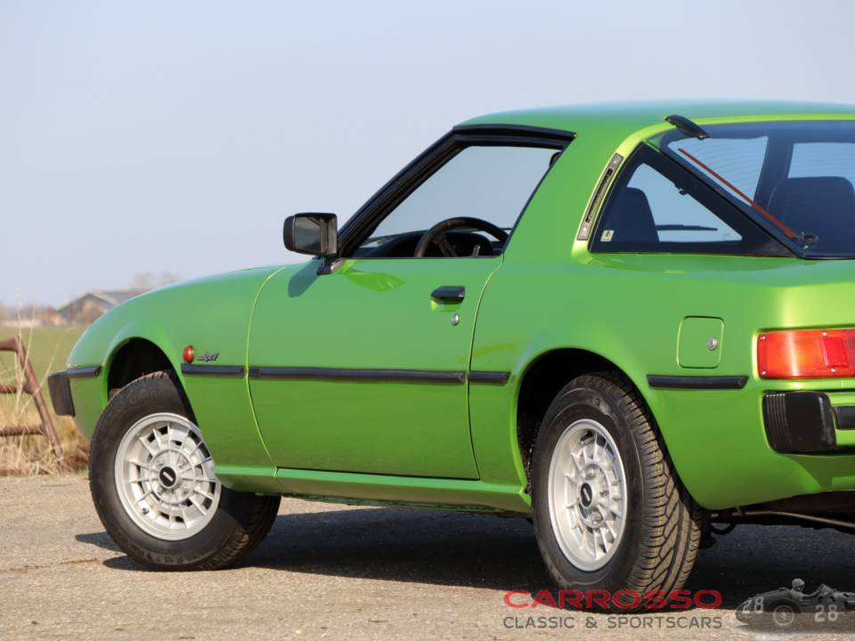 Image 18/50 of Mazda RX-7 (1980)