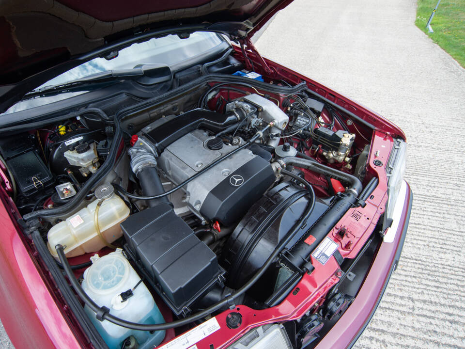 Bild 17/23 von Mercedes-Benz 200 E-16 (1993)