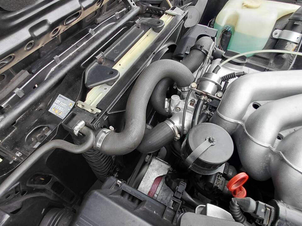 Immagine 35/53 di BMW 320i (1989)