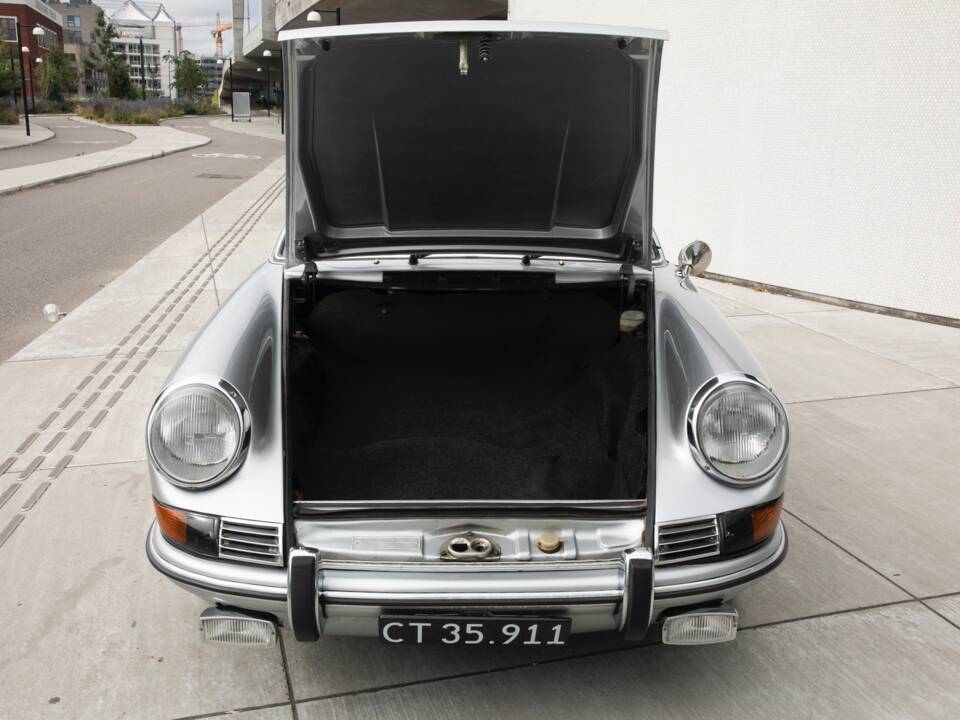Image 14/27 of Porsche 911 2.0 T (1969)