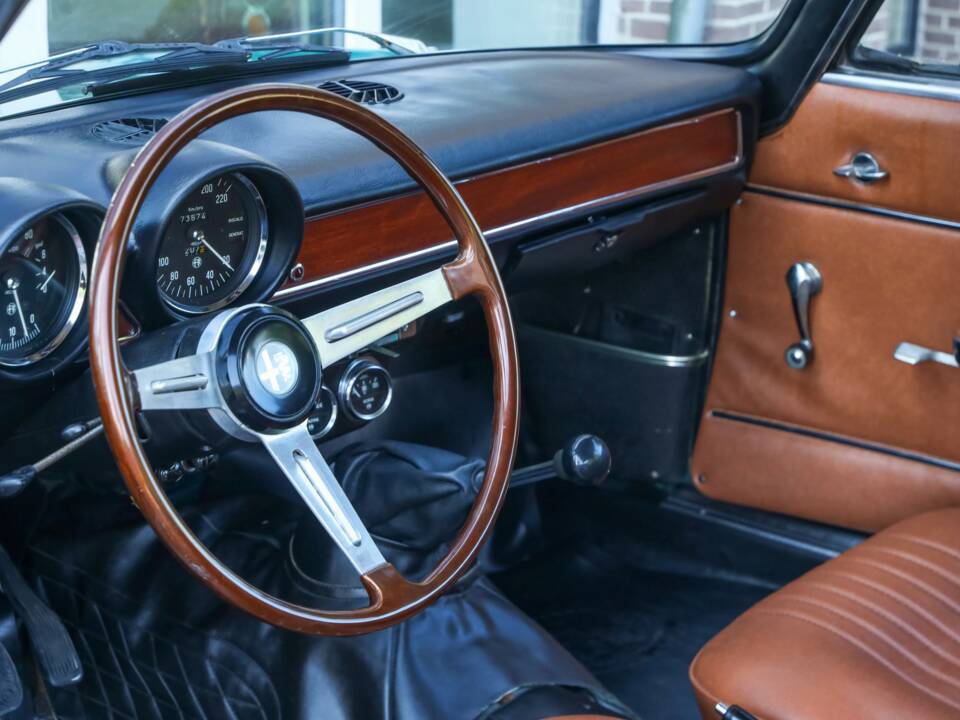 Bild 33/50 von Alfa Romeo Giulia 1300 GT Junior (1972)
