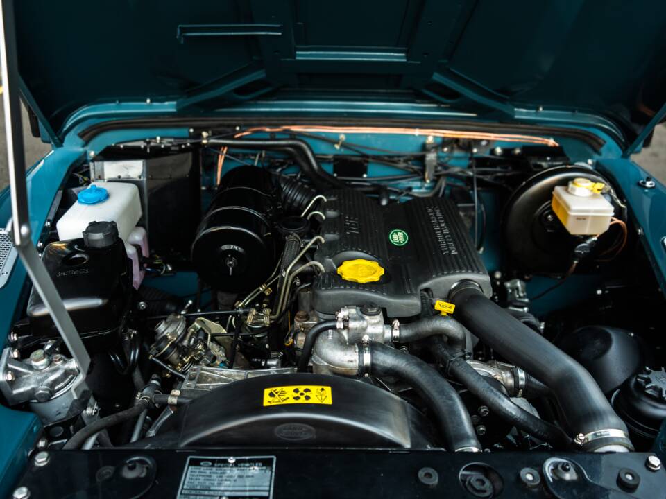 Bild 30/32 von Land Rover Defender 110 300Tdi (1997)