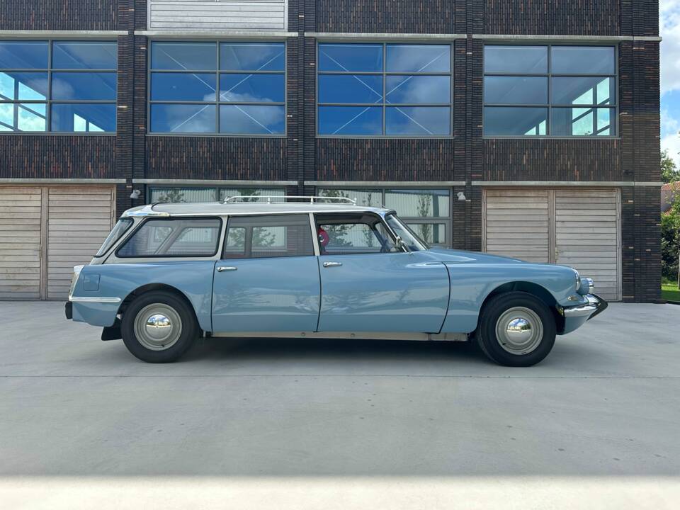 Imagen 11/15 de Citroën DS 21 Familiale (1966)