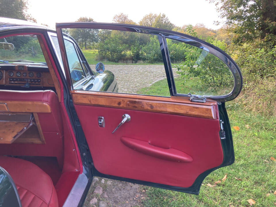 Image 22/52 de Jaguar 420 G (1967)