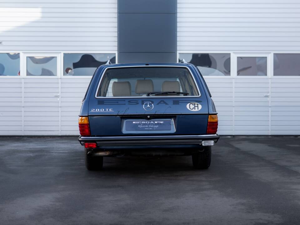 Bild 21/36 von Mercedes-Benz 280 TE (1981)