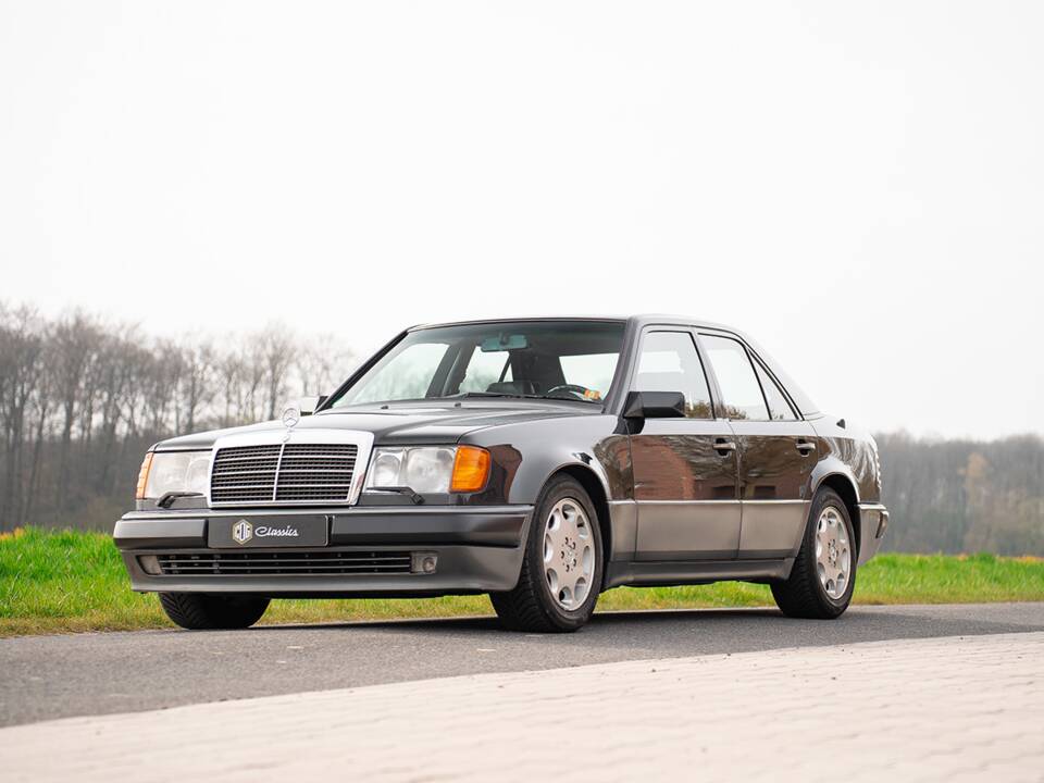 Bild 2/61 von Mercedes-Benz 500 E (1992)