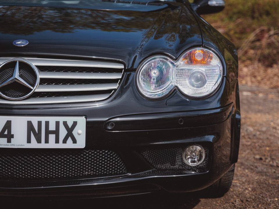 Afbeelding 8/29 van Mercedes-Benz SL 55 AMG (2004)