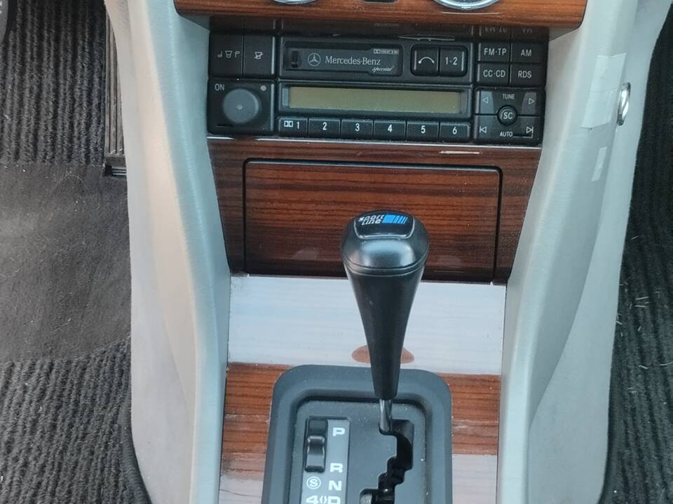 Image 5/14 of Mercedes-Benz E 280 T (1995)