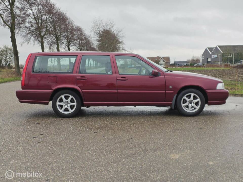 Bild 8/37 von Volvo V 70 2.5 (1997)