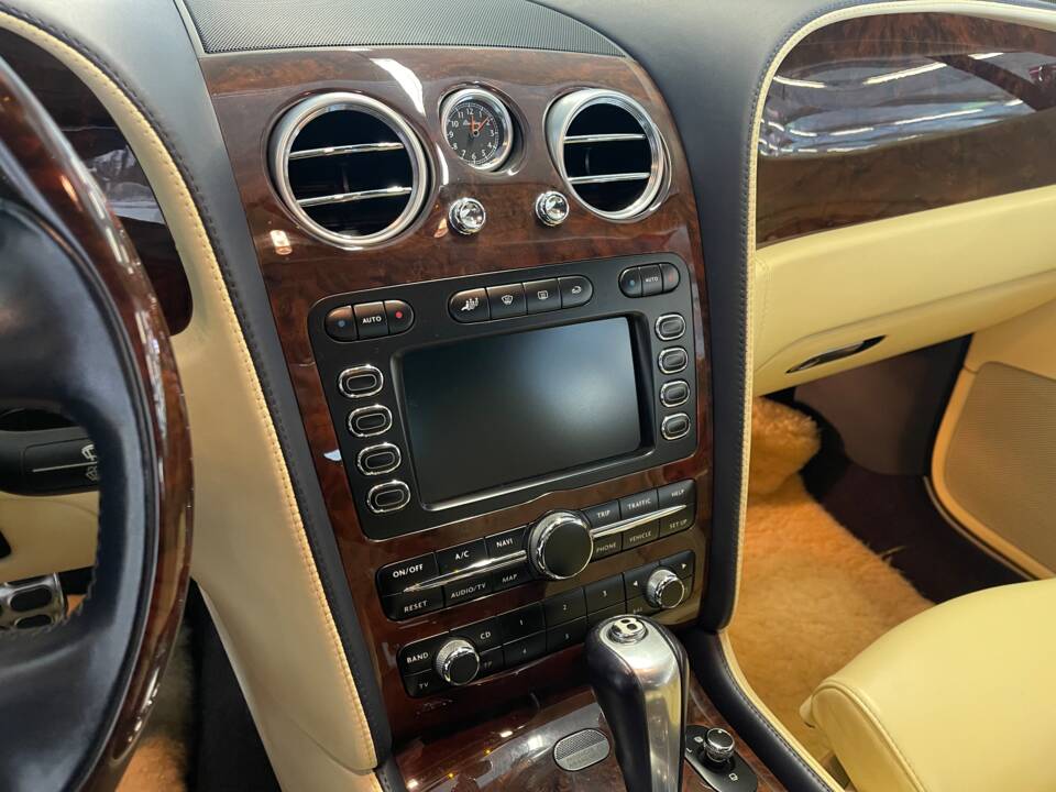 Image 15/20 of Bentley Continental GTC (2006)