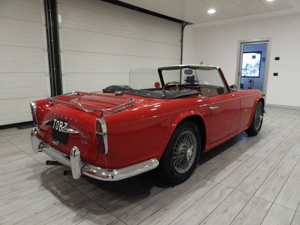 Immagine 5/15 di Triumph TR 4A IRS (1969)