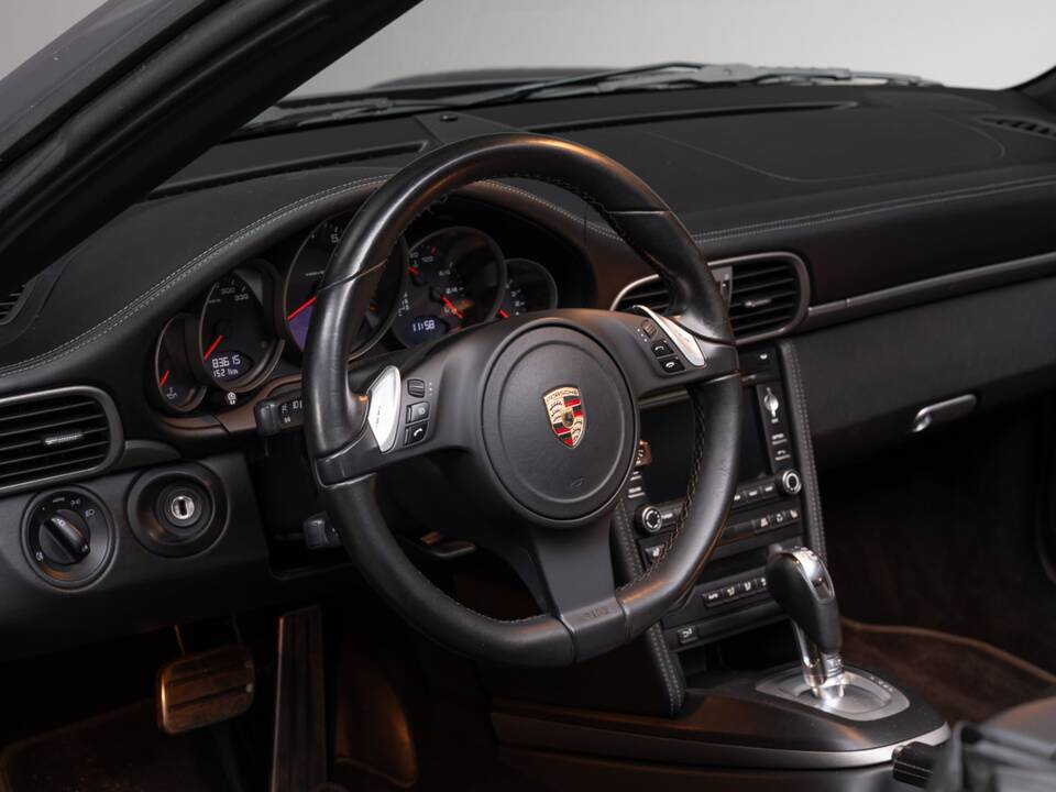 Bild 30/50 von Porsche 911 Carrera 4 (2011)