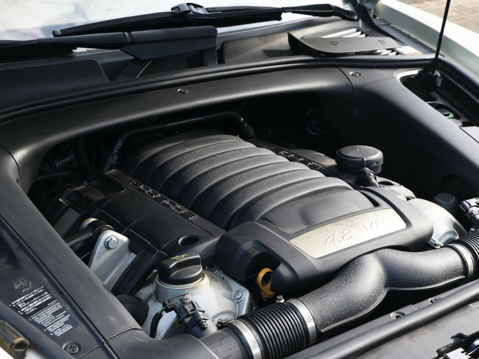 Bild 48/49 von Porsche Cayenne GTS (2009)