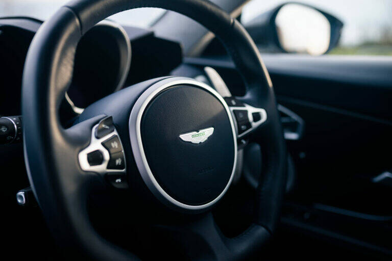 Bild 19/51 von Aston Martin DBS Superleggera Volante (2020)