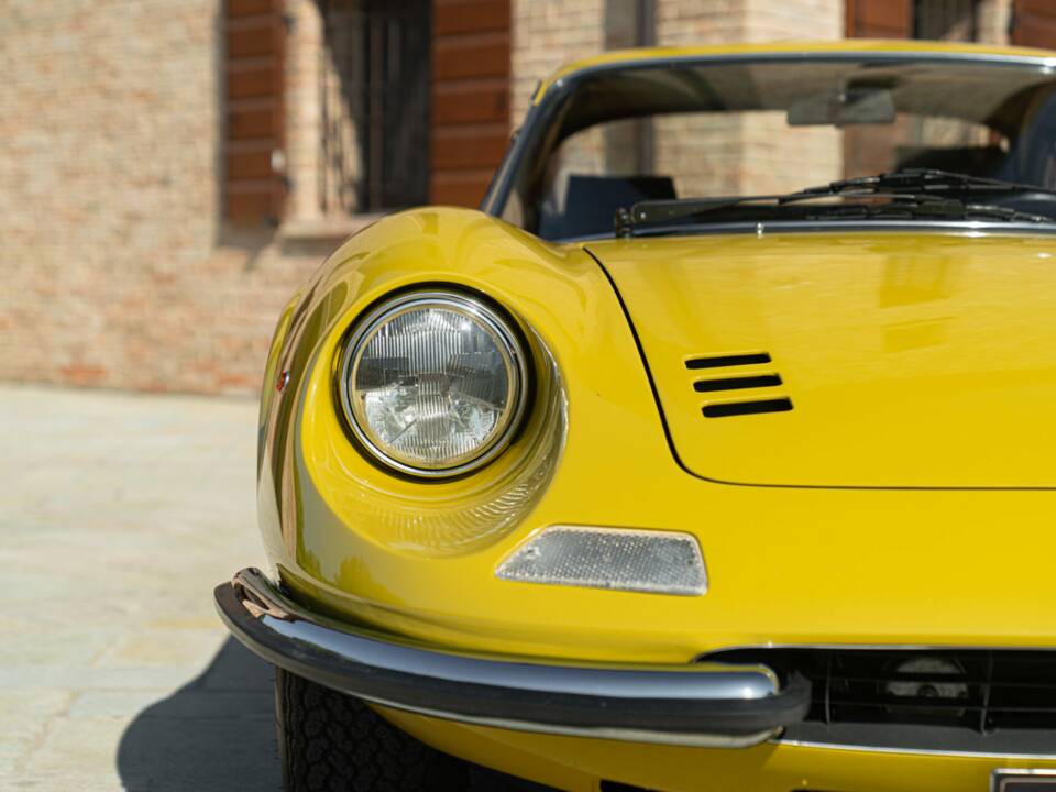 Image 14/50 of Ferrari Dino 246 GT (1971)